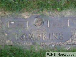 Dorothy S Tompkins