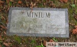 Infant Son Minium