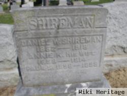 Daniel W Shireman