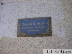 Tomas R Soto