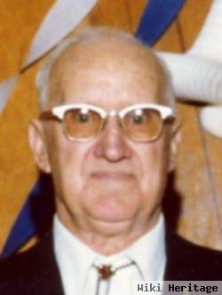 Walter Carl "pat" Blum