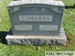 Minnie M Edwards