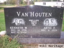 Kenneth W. Van Houten