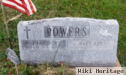 Richard L "newt" Powers