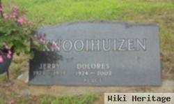 Dolores Knooihuizen