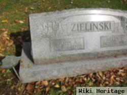 Helen E Zielinski