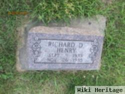 Richard D Henry