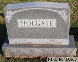 Annie Holgate