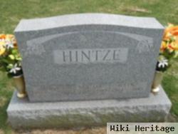 Hanna F Hintze