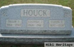 Cleon D Houck