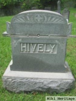 Anna Clara Kelly Hively