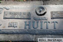 Harold W Huitt