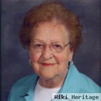 Maxine D. Brattmiller Lage