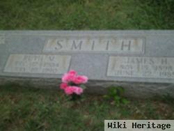 Ruth M Smith