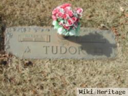 Lucille Y Tudor