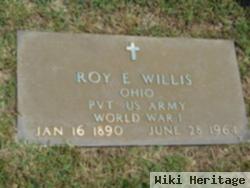 Roy E Willis