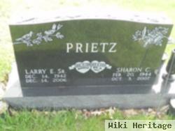 Larry E Prietz