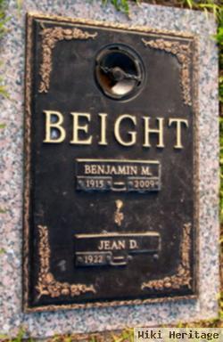 Benjamin M Beight