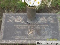 Robert P Russie, Sr