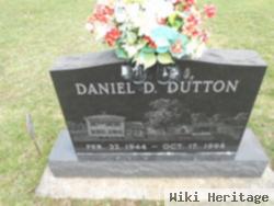 Daniel D Dutton