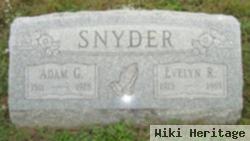 Evelyn R Snyder