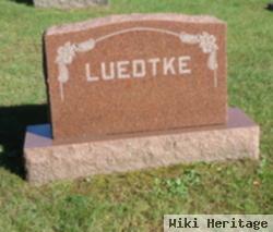 Walter E Luedtke