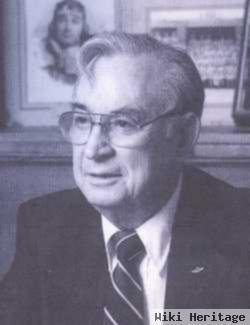 Dr Walter L. Geyer