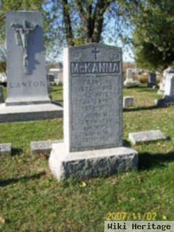 Anna M Mckanna