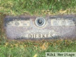 Margaret M Dierkes