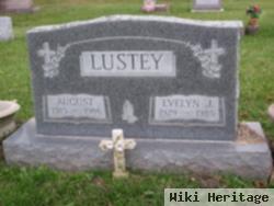 Evelyn J Lustey