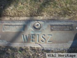 Glenn D Weisz