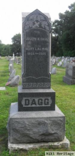 Mary L Dagg