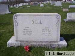 Leslie R Bell