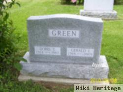 Doris T Green