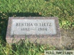 Bertha O Maves Leitz