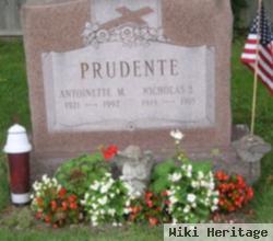 Antoinette M Prudente