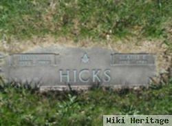 Henry H Hicks