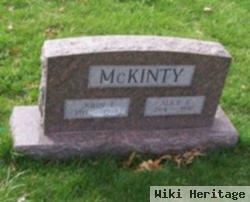 Alice E Mckinty