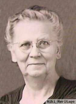 Maren Kristine Rasmina "minnie" Juliussen Swanson