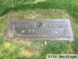 Walter Henry "pete" Prusse