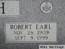 Robert Earl Smith