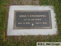 Dwile T Kwasniewski