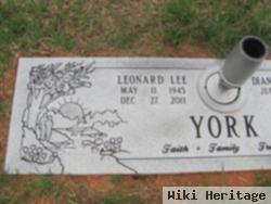 Leonard Lee York