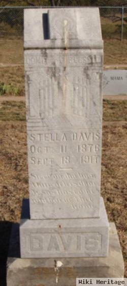 Stella Davis