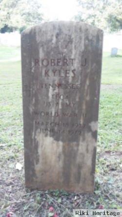 Robert J Kyles