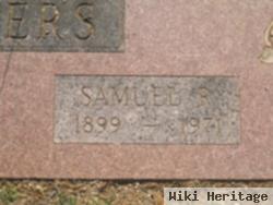 Samuel R Hollers