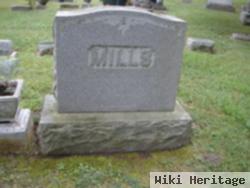 Effie Mills