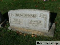 Mary C Munczenski