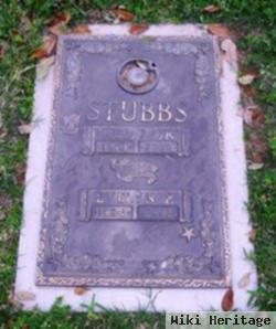 Evelyn P Stubbs