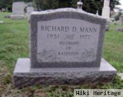 Richard D Mann